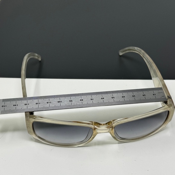 Vintage Burberry by safilo Sunglasses b8489/S BXVLE scratches on lenses - Picture 10 of 16